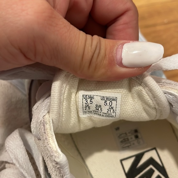 Twice worn - Picture 4 of 4